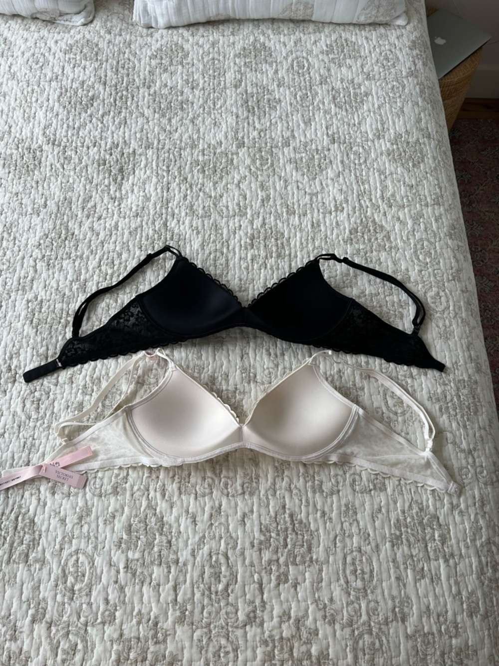 Victoria's Secret Sexy Tee Lacie wireless push-up bras - Picture 3 of 6